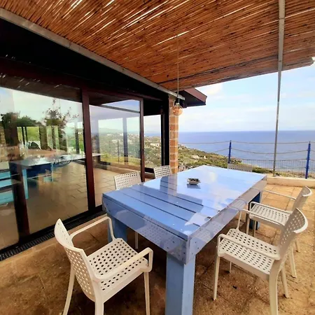펜션 Ferienhaus Mit Terrassen Und Traumhaftem Blick Aufs 오트란토