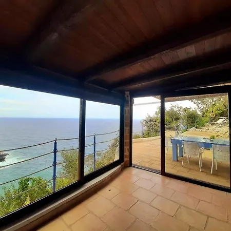Ferienhaus Mit Terrassen Und Traumhaftem Blick Aufs